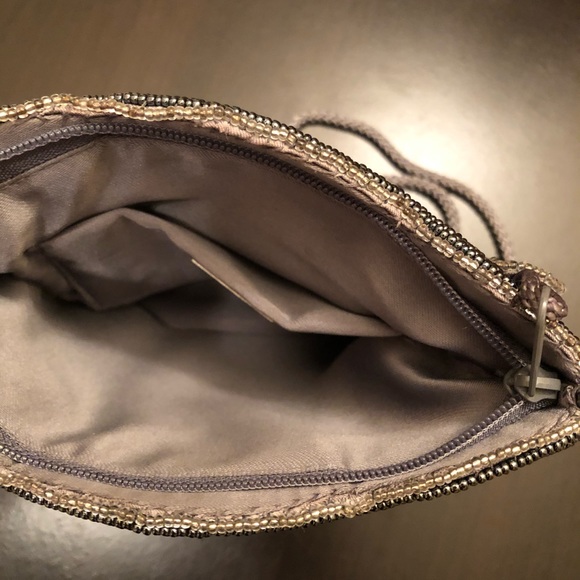 Vintage Sophistique Silver Beaded Crossbody Purse - Picture 10 of 10